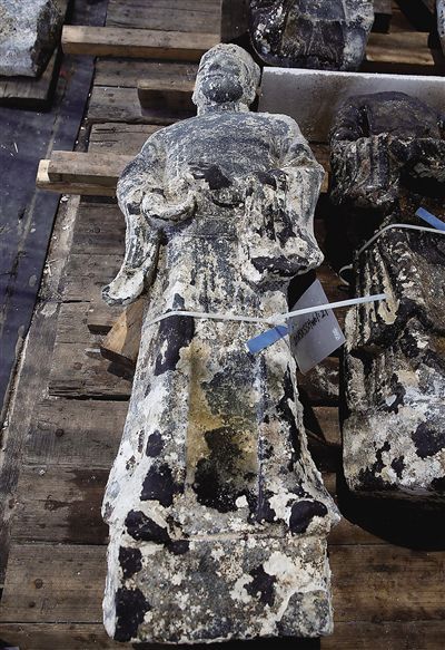 珊瑚岛沉船遗址石像