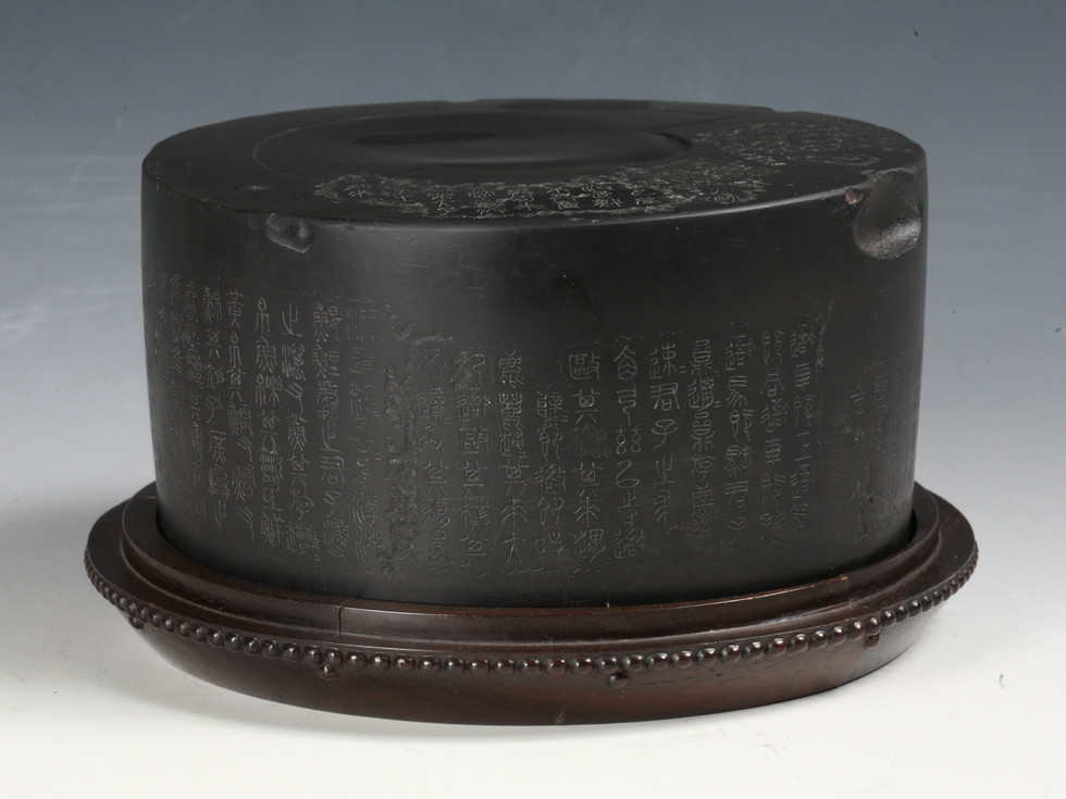 明 顾从义摹刻石鼓文砚