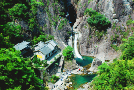 铜铃山峡