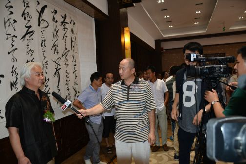 师杰接受中央电视台北京电视台采访