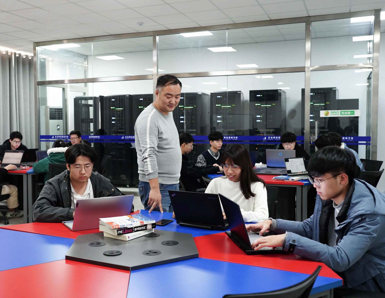 北京网络职业学院