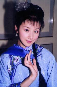 《李卫当官2》中饰演岳思盈