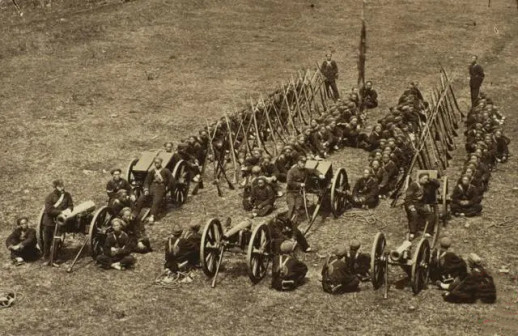1878-1880年卫安勇在训练间隙休息
