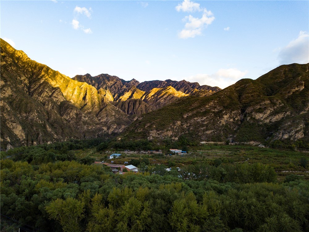 沿河城村