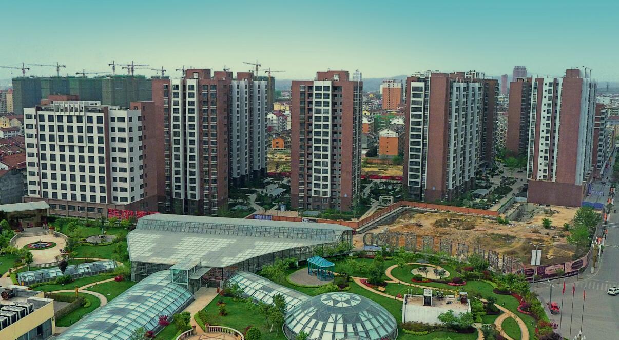 西乡县城商住区一角