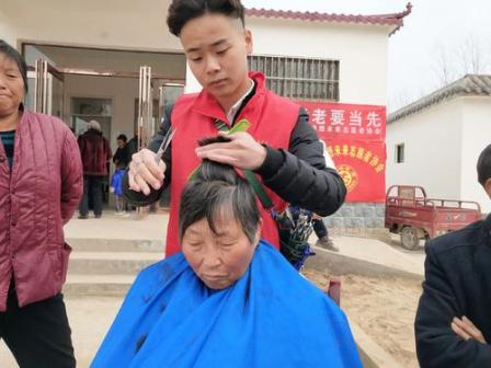 泥沟乡志愿者服务活动