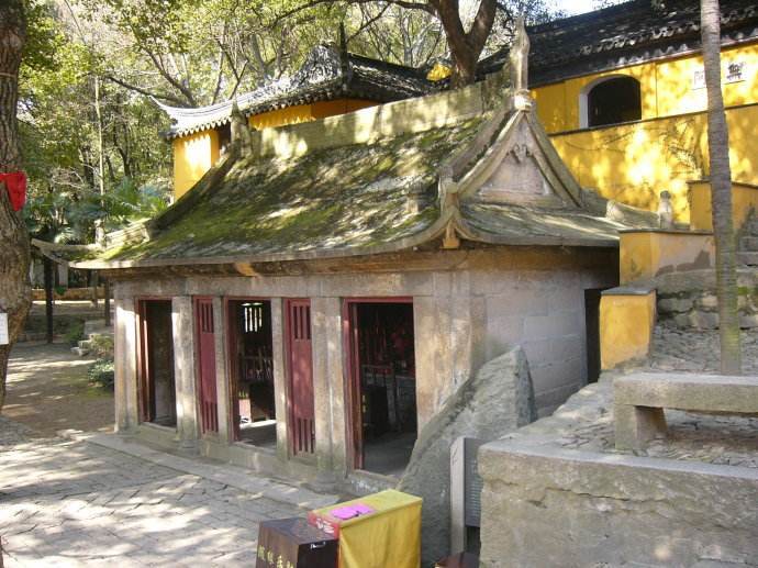 寂鉴寺石殿