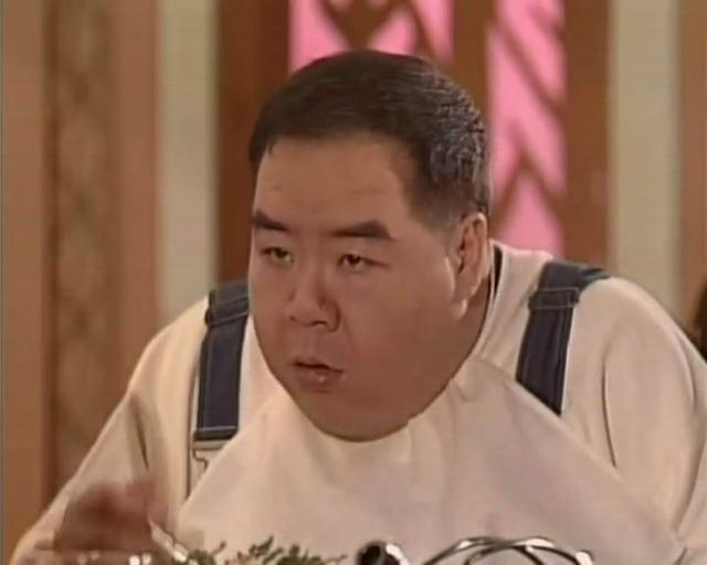 郑则仕在《肥猫寻亲记》中饰演肥猫