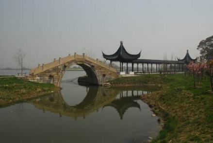 图为异地移建的胜秀