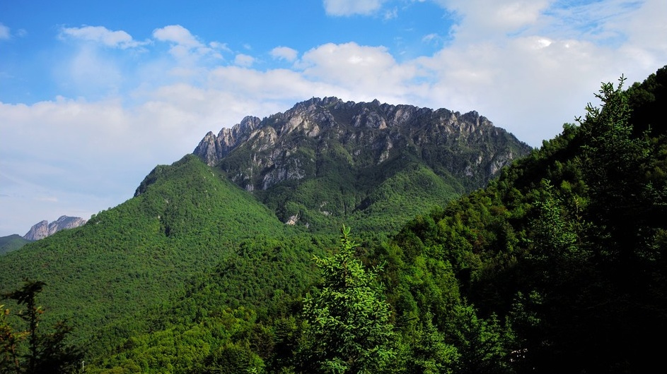 莲花山主峰