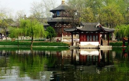 兴庆湖