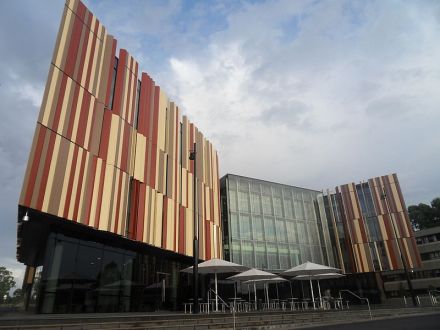 麦考瑞大学图书馆