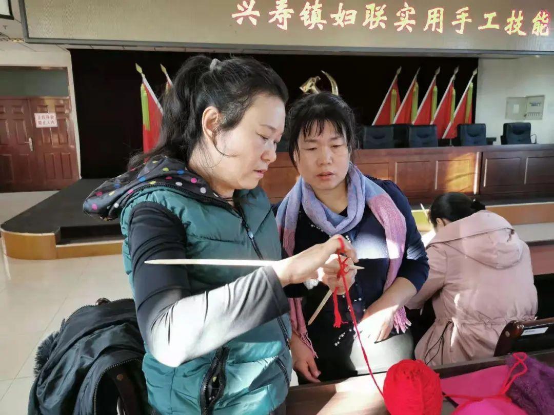 兴寿镇妇联帮扶活动