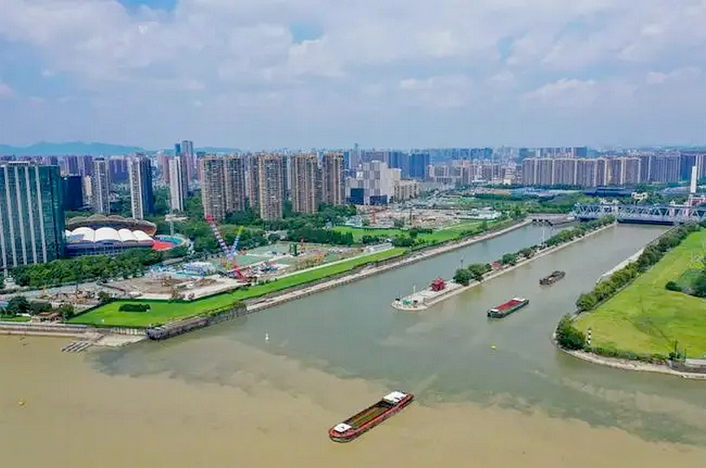 江南运河出三堡船闸与钱塘江交汇