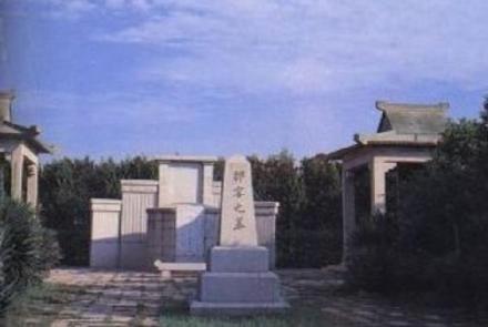 邹容墓