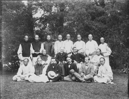 1897年圣约翰书院全体教师合影