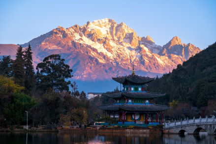 黑龙潭 