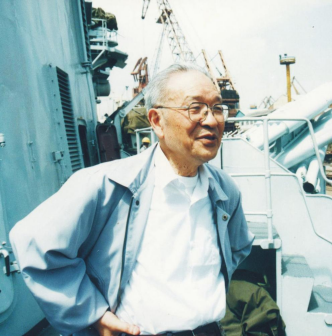 潘镜芙1995年在江南造船厂