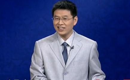郦波老师正在演讲