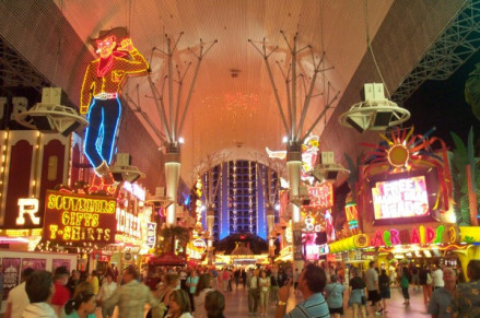 费蒙街(Fremont Street)