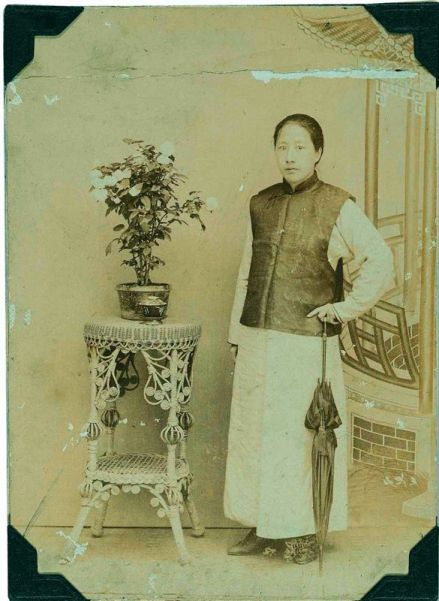 秋瑾，摄于1905年