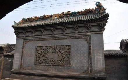 临街影璧