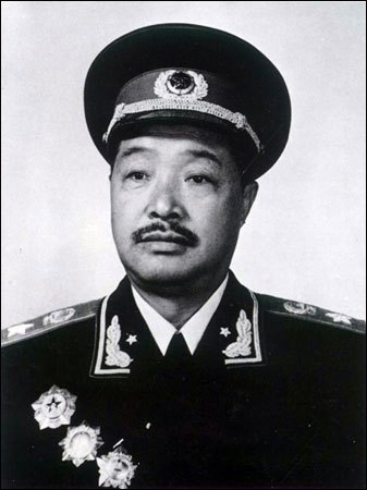 贺龙 