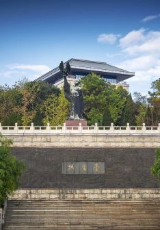东湖放鹰台