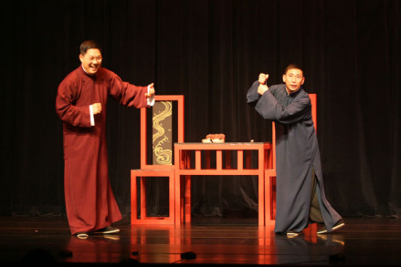 冯翊纲与宋少卿在表演中
