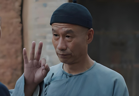 《白鹿原》中饰演朱先生