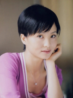 《换个活法》中饰演谷兰