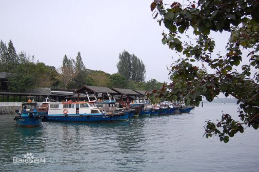 樟宜角渡轮码头,连接本岛与乌敏岛的桥梁