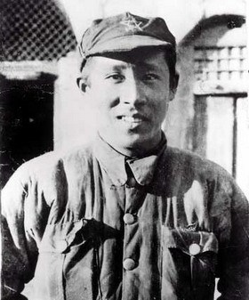 1935年10月，廖承志同志长征到达陕北后留影 