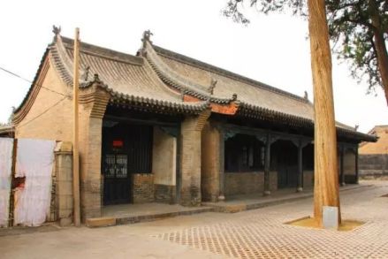 西小殿与西配殿