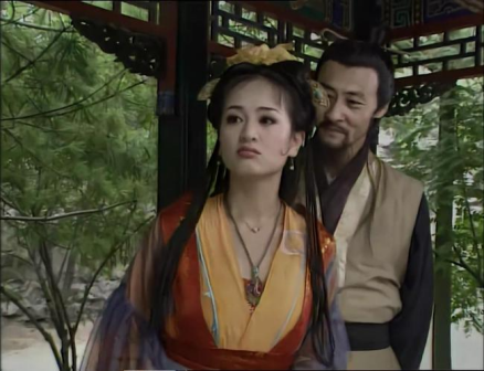 《上错花轿嫁对郎》昌平公主(左)