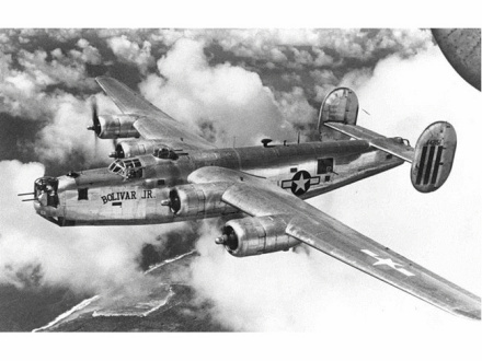 美国B-24轰炸机