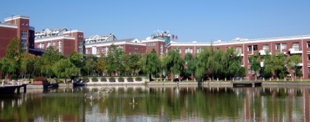 校园湖