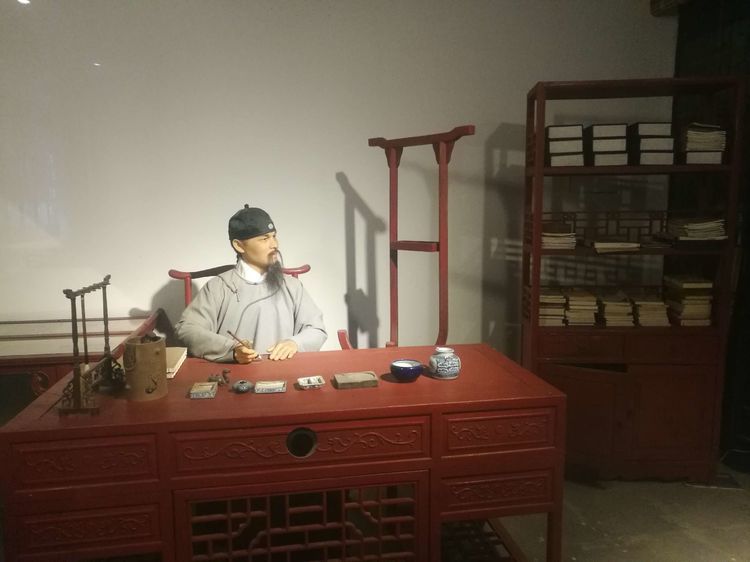 吴敬梓塑像