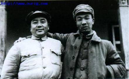 1950年初，王恩茂(右)与赵锡光