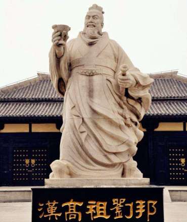江苏省沛县汉宫刘邦塑像