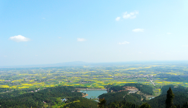 春日白兆山下
