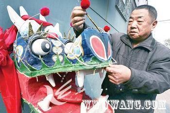中和园“老潍县后门龙灯”。