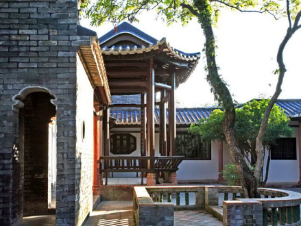 擘红小榭