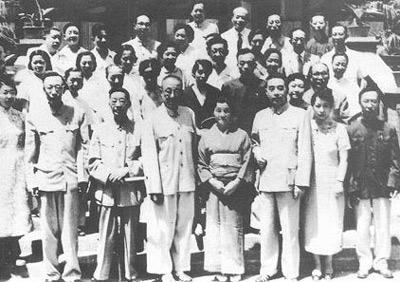 周恩来接见爱新觉罗·载涛家族
