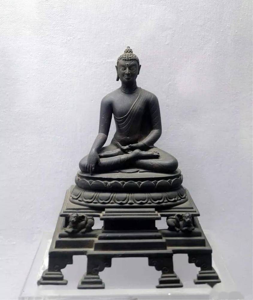 那烂陀寺释迦牟尼坐像，合金铜，嵌银