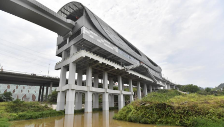 建在水面的重庆轨道交通6号线刘家坪站