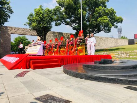 上海淞沪抗战纪念馆胜利广场举行纪念抗战胜利75周年系列活动
