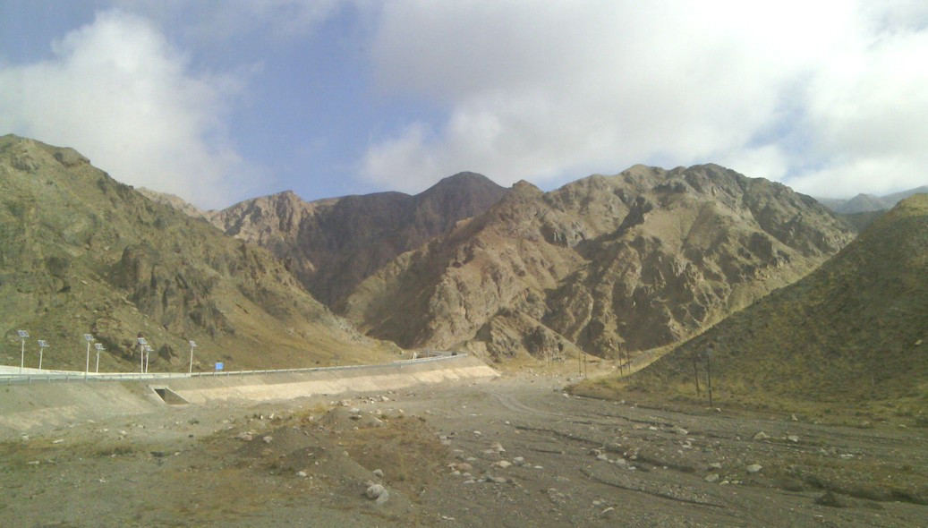 甘州区平山湖乡境内合黎山地景观