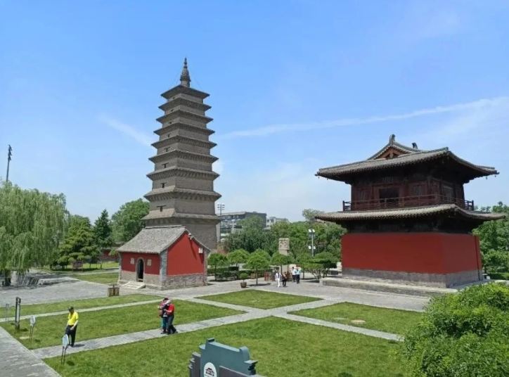 开元寺须弥塔和开元寺钟楼