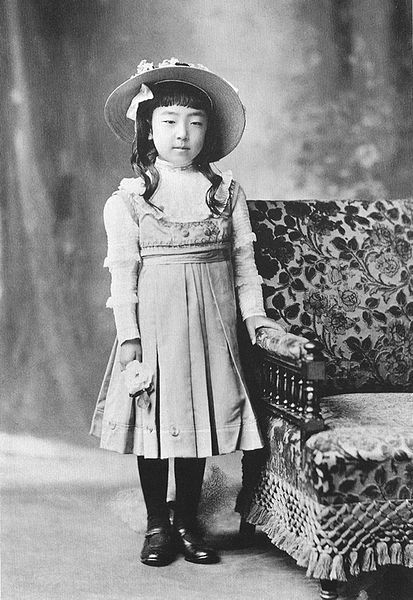 7岁的久迩宫良子女王